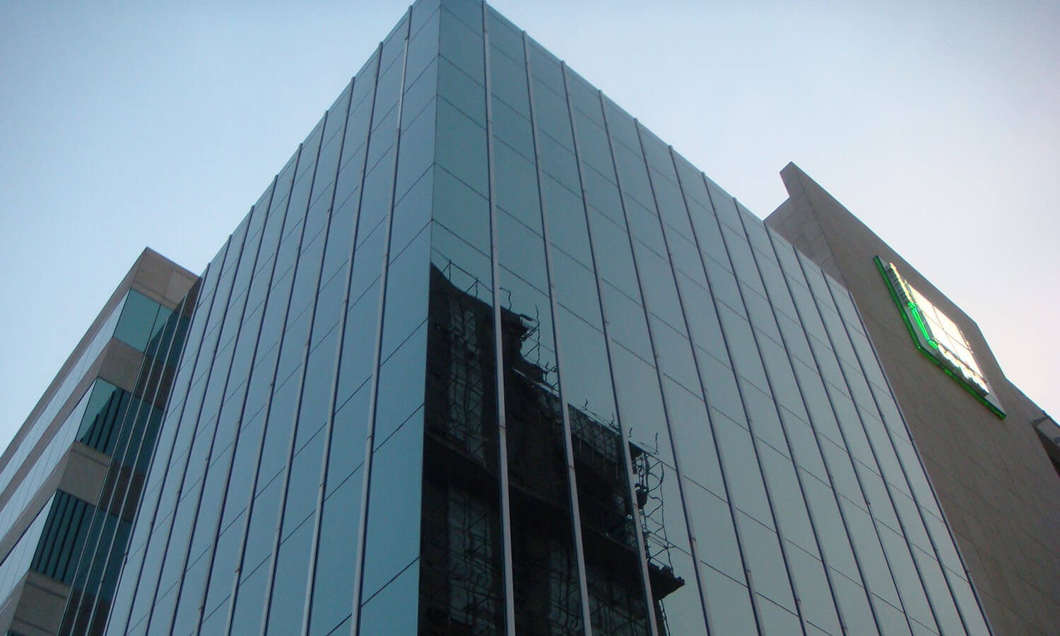 Structural glazing